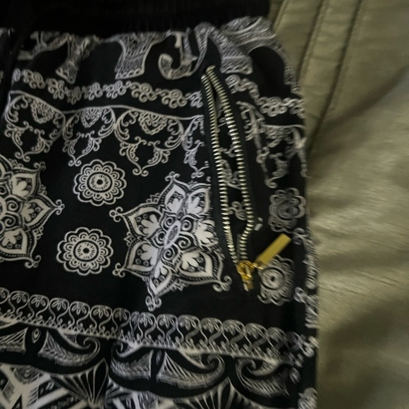 Adero Stylish Black and Gray Pants -Women’s L/XL - Picture 2 of 4